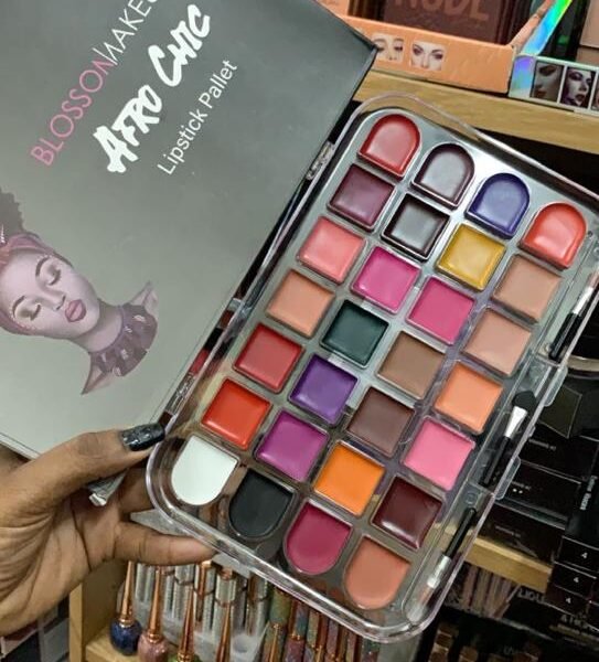 Blossom Afro Chic lipstick palette