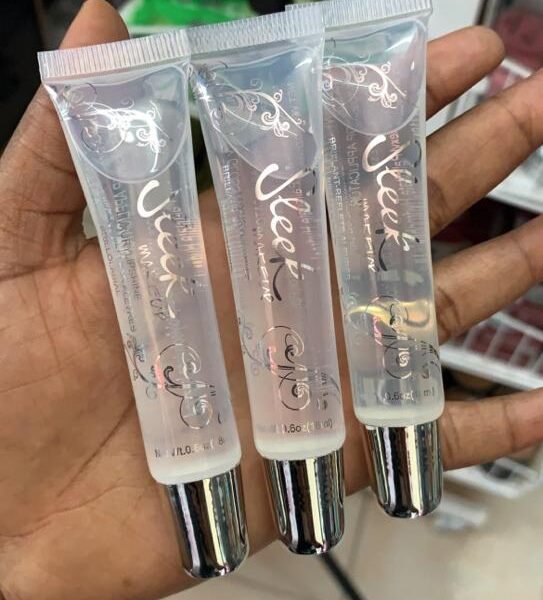 sleek crystal clear gloss