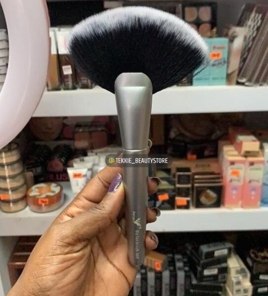 Daroge fan brush