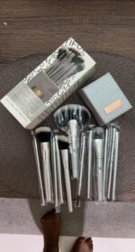 Daroge Signature 12 pieces brush set + brush holder