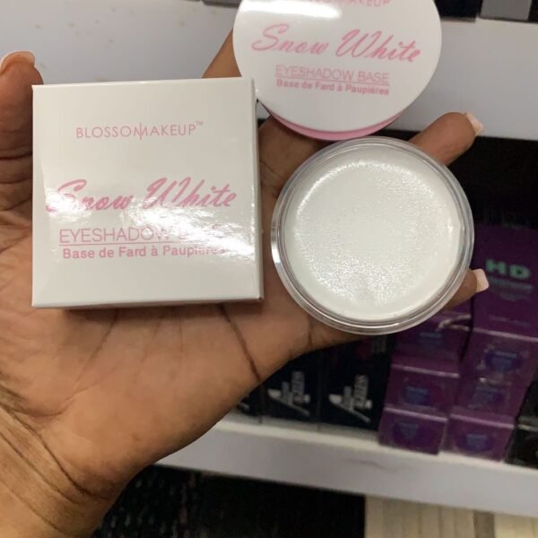 Blossom Snow White eyeshadow base
