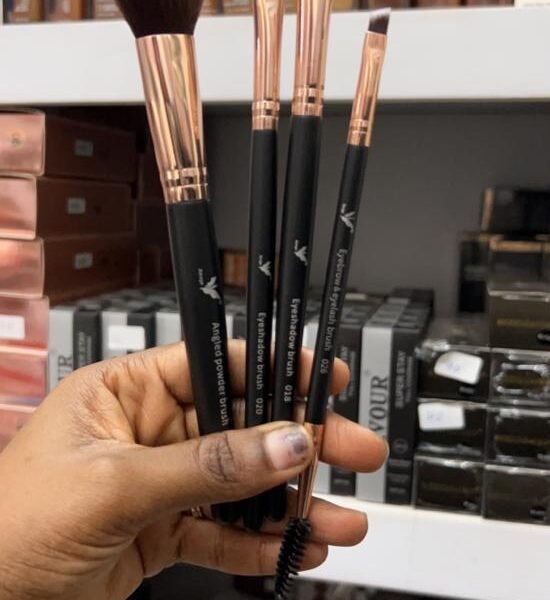 daroge face essentials brush set