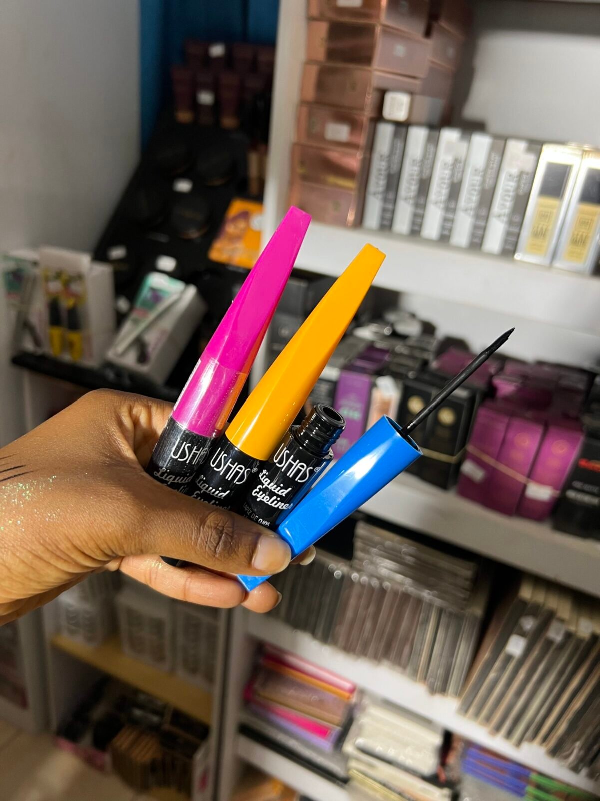 Ushas liquid liner - black - Image 1