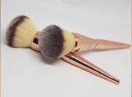 Daroge large fluffy powder brush