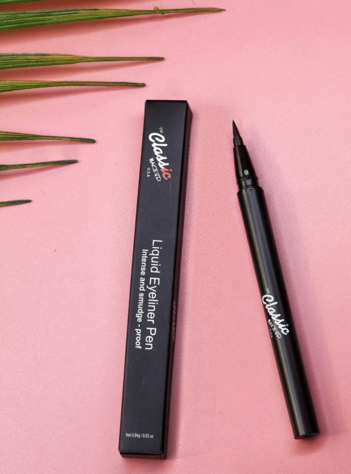 Classic felt tip liquid eye liner - Image 1
