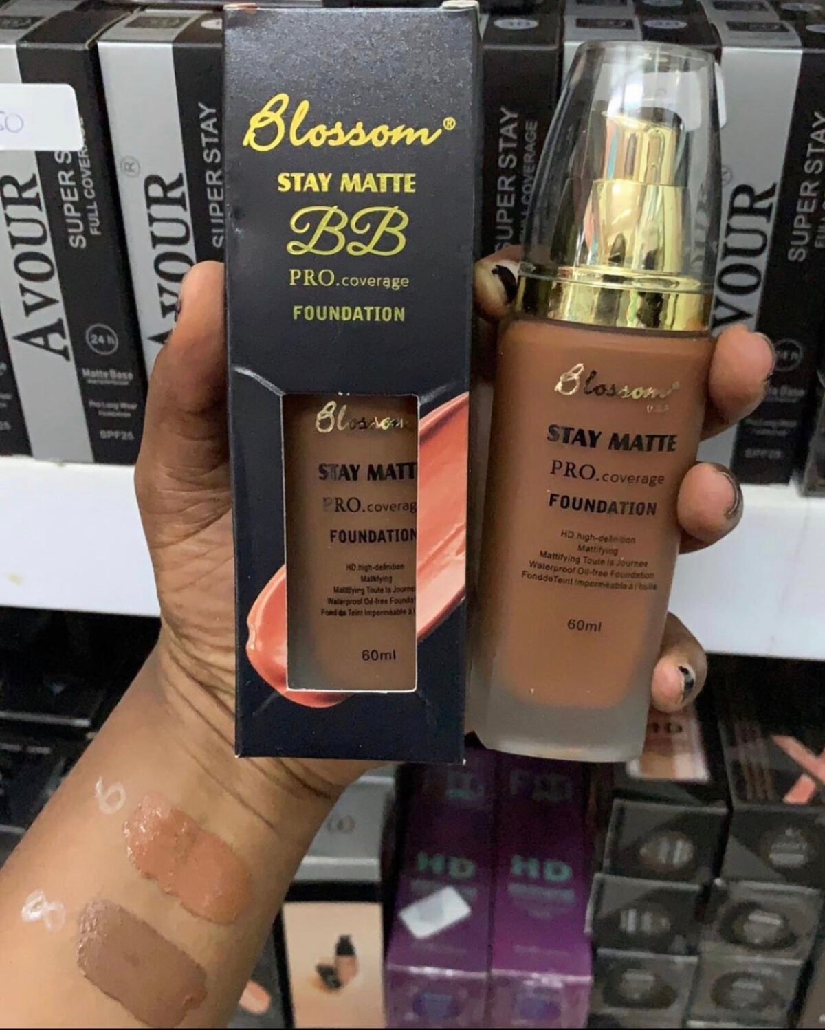 Blossom stay matte foundation - Image 1