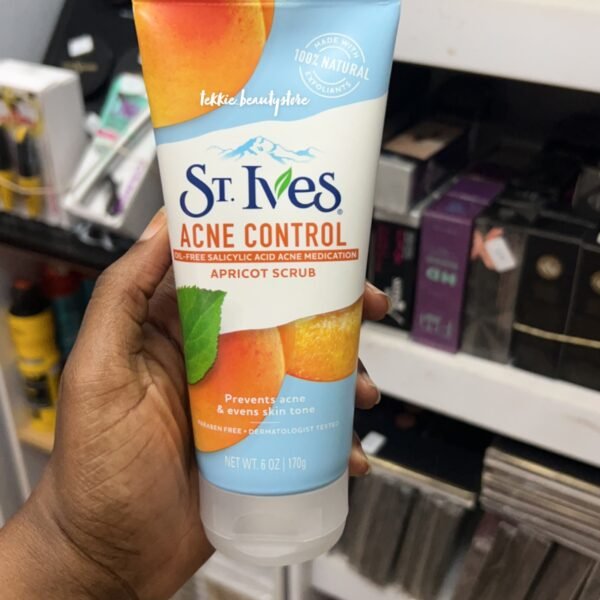 St Ives Apricot Scrub - acne control