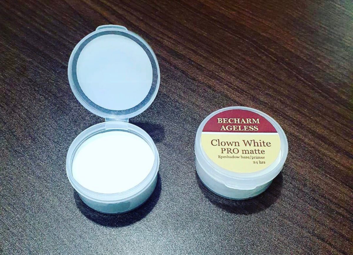 Becharm Ageless Clown White Eyeshadow Primer - Image 1