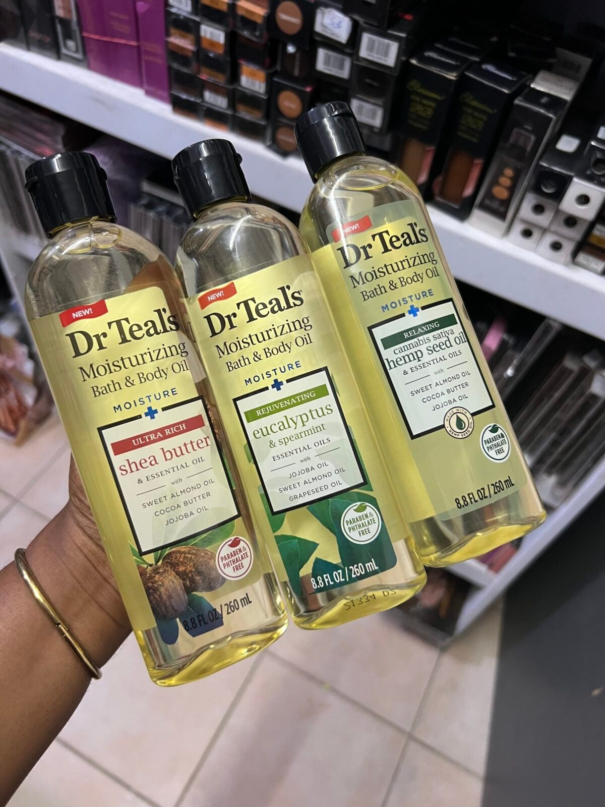 Dr Teal’s moisturizing bath and body oil - Image 1