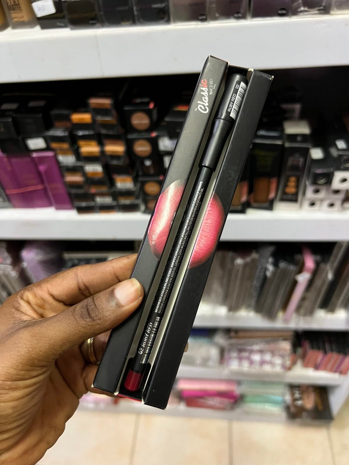 Classic lip pencil + sharpener - ruby red - Image 1