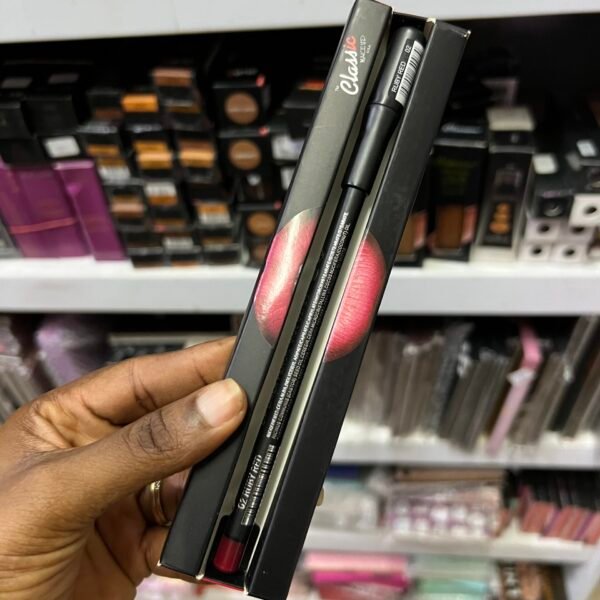 Classic lip pencil + sharpener - ruby red