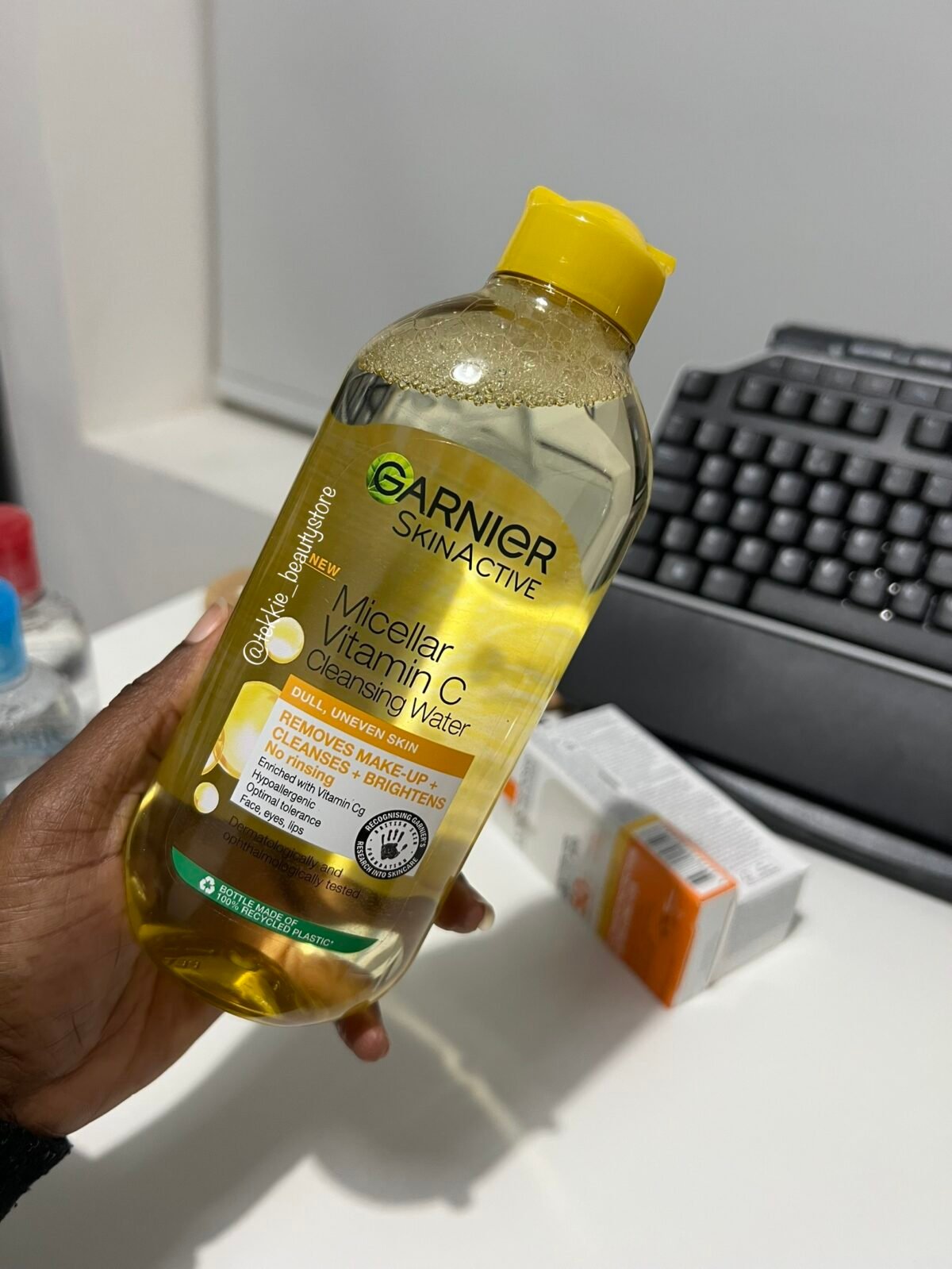 GARNIER VITAMIN C MICELLAR CLEANSING WATER | removes makeup + cleanses + brightens | 400 ml - Image 1
