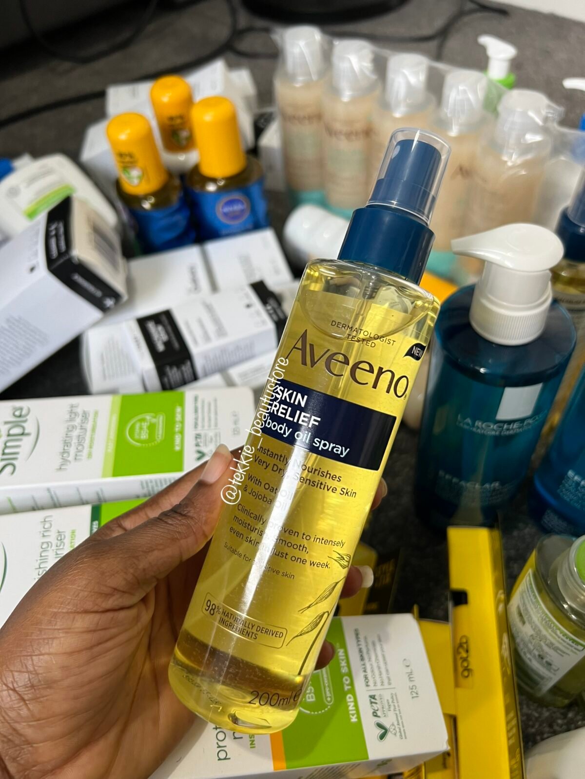 Aveeno Skin Relief daily moisturizing Body Oil - Image 1