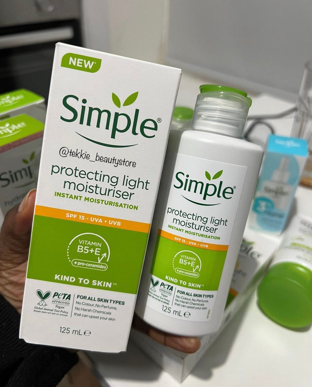 Simple protecting light moisturizer with sunscreen | spf | uva | uvb - Image 1