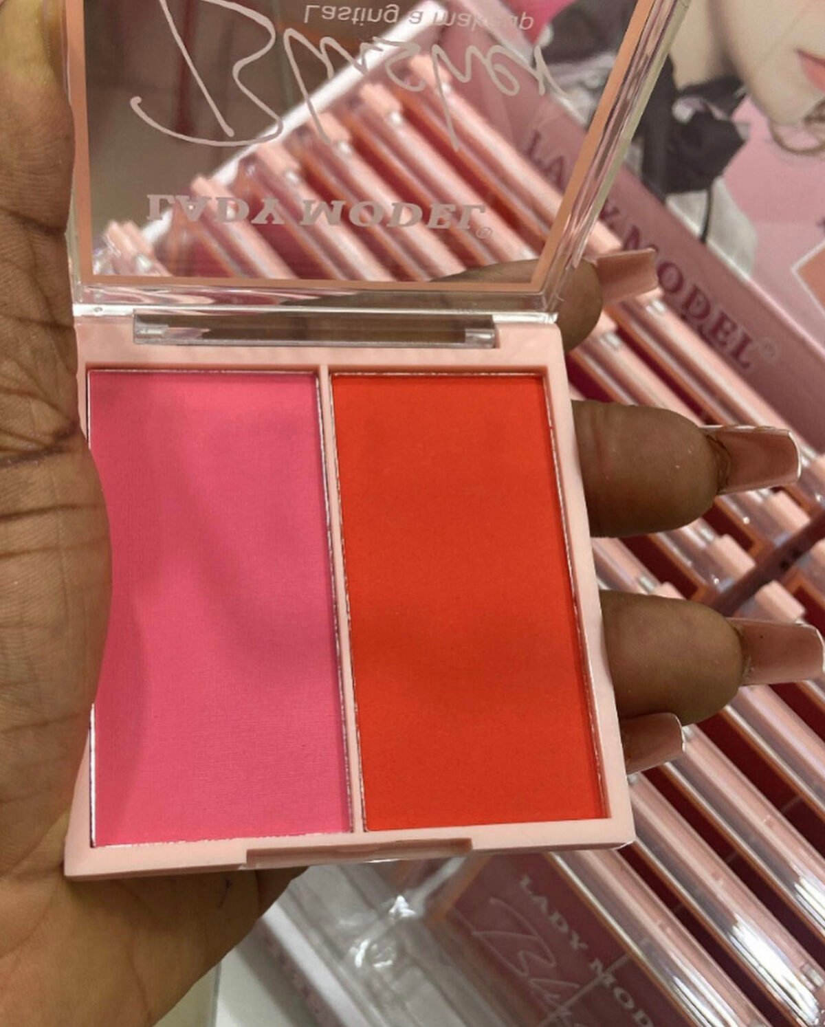 Lady model blush palette - Image 5