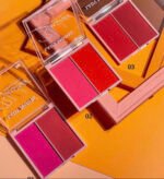 Lady model blush palette