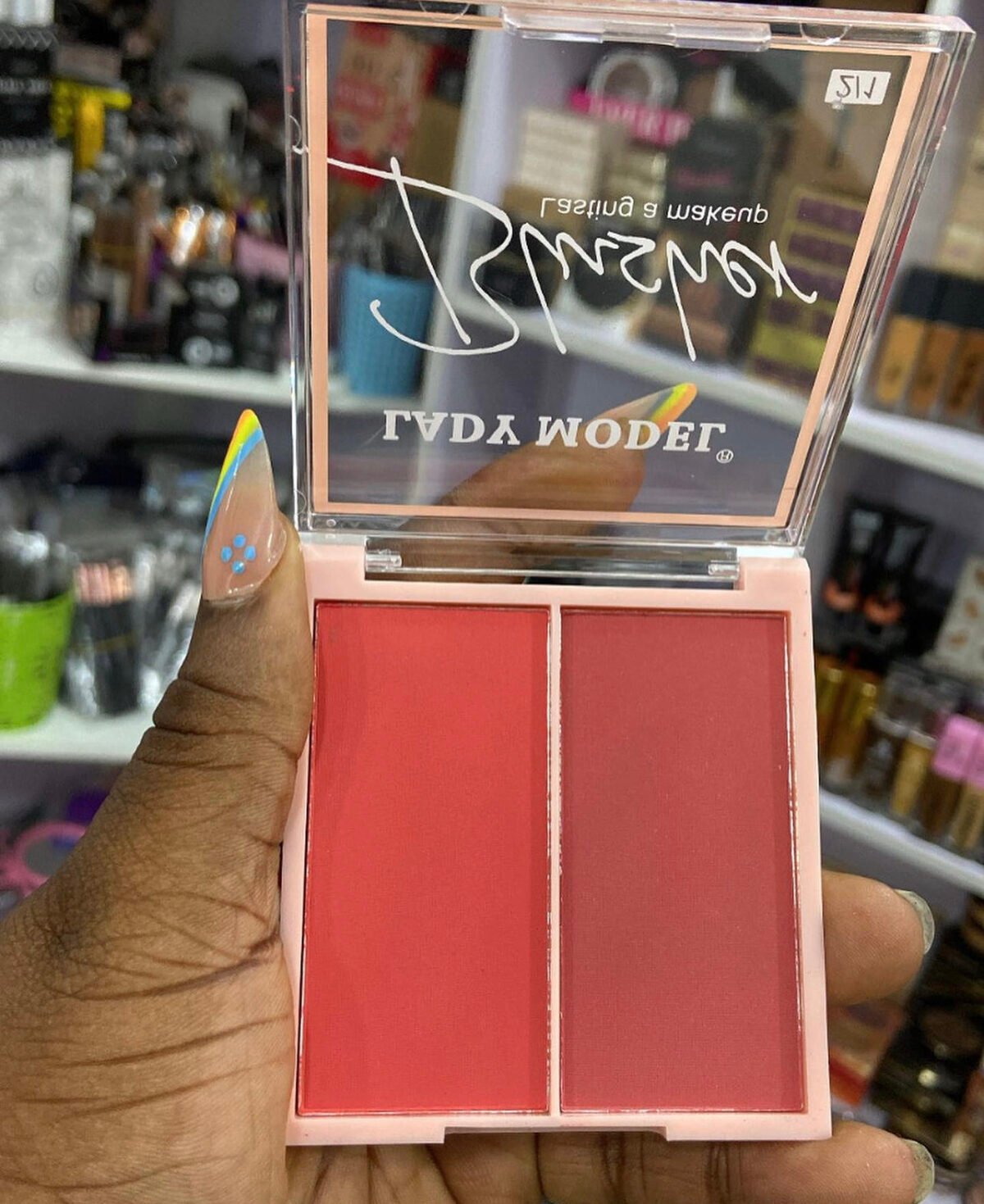 Lady model blush palette - Image 7