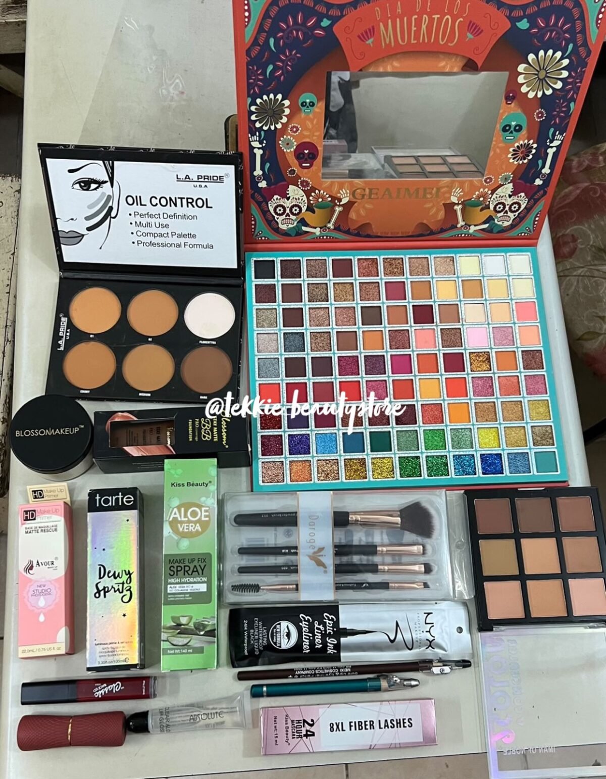 IMG_4861 Makeup kit / set - Image 1