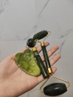 Jade rollers and gua sha set - 3 pieces pack - Image 6
