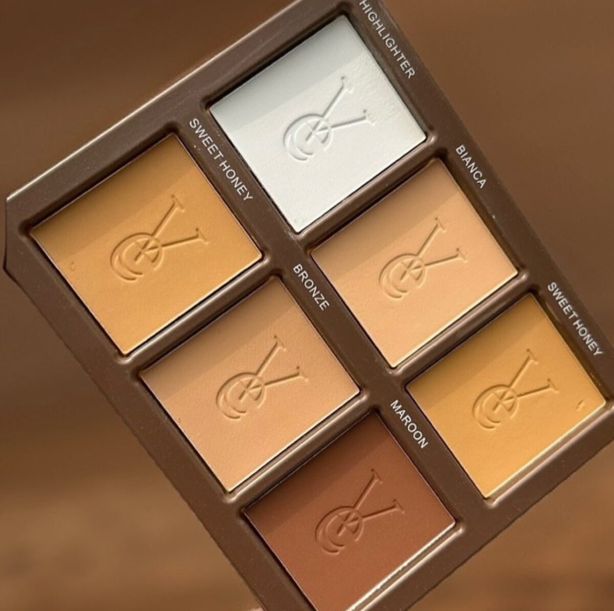 Vee beauty secret powder palette - 6 in 1 | fair to medium - Image 1