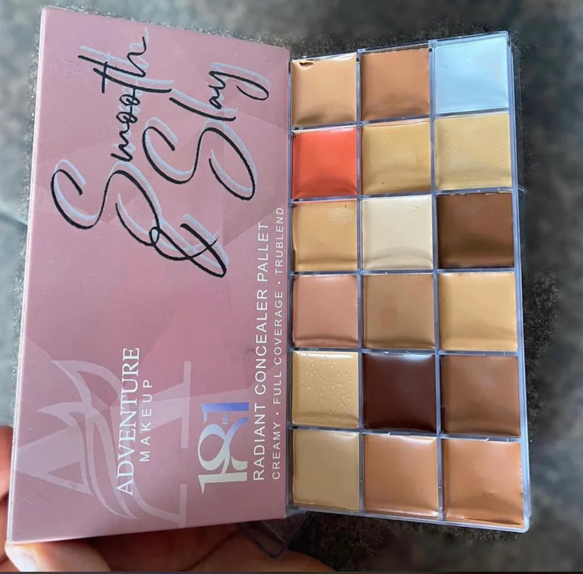 Adventure makeup smooth & slay 18 in 1 concealer palette - Image 1