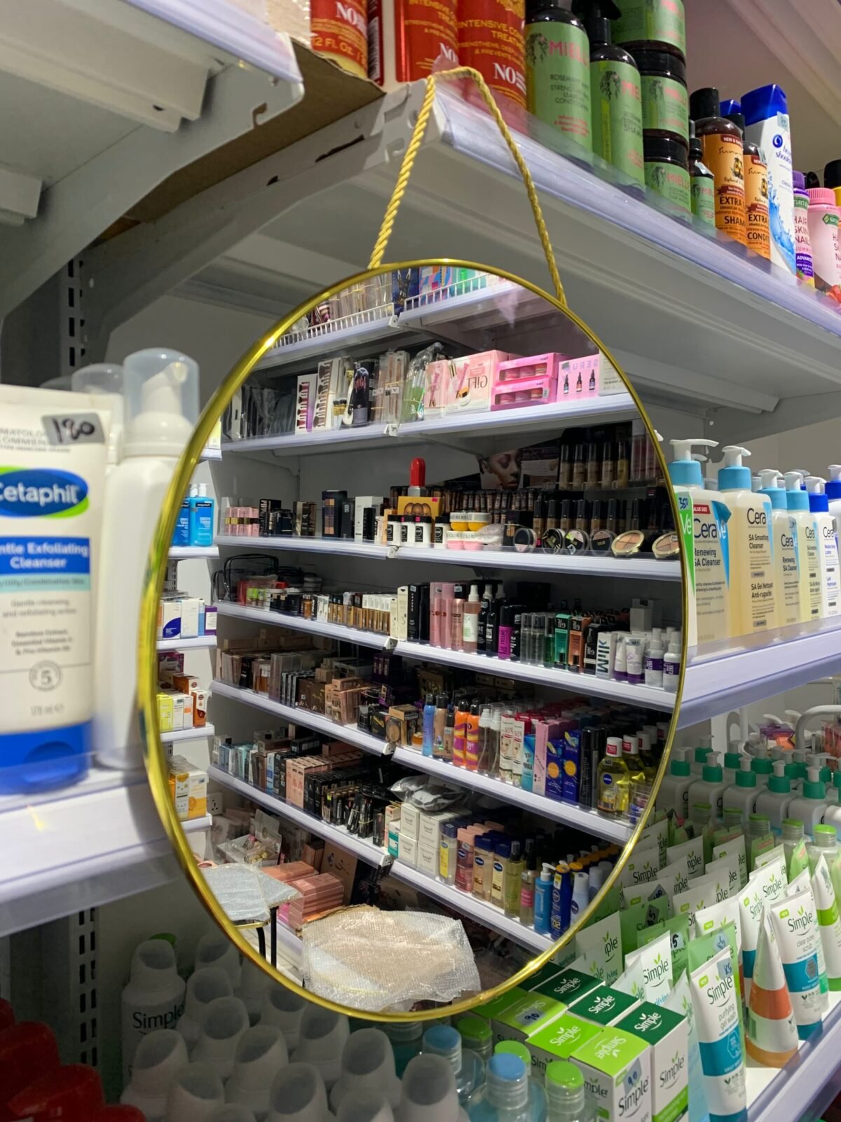 Luxury round gold rim hanging mirror - Image 1