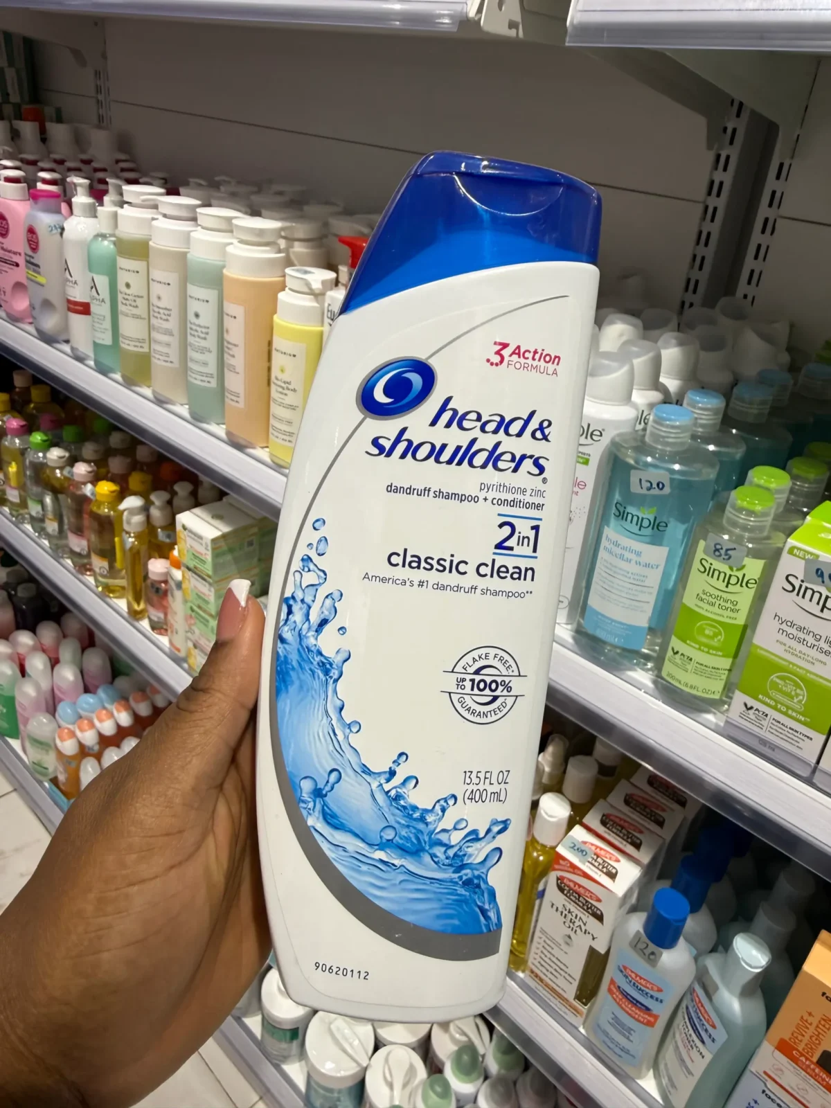 Head & Shoulders 2-in-1 anti-dandruff shampoo and conditioner - Image 1