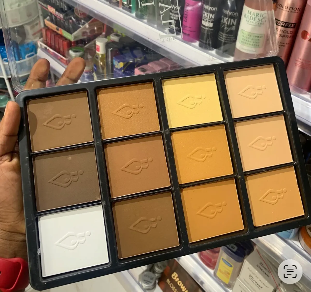 Flawless Ivy HD High Definition Powder palette black packaging - Image 1