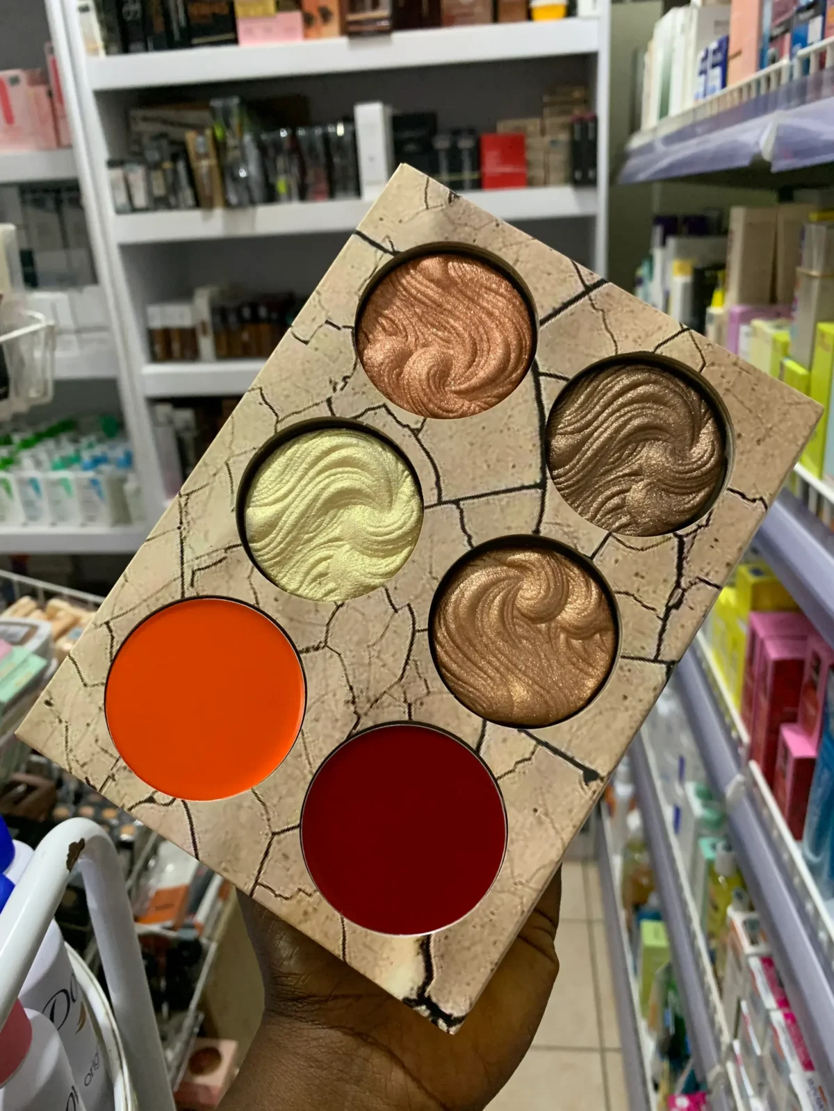 IMG_8839 Issa and dose highlight and cream blush palette - Image 1