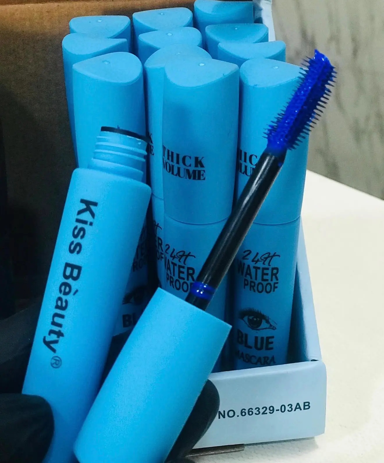 IMG_1964 kiss beauty 24h thick volume waterproof blue mascara - Image 1